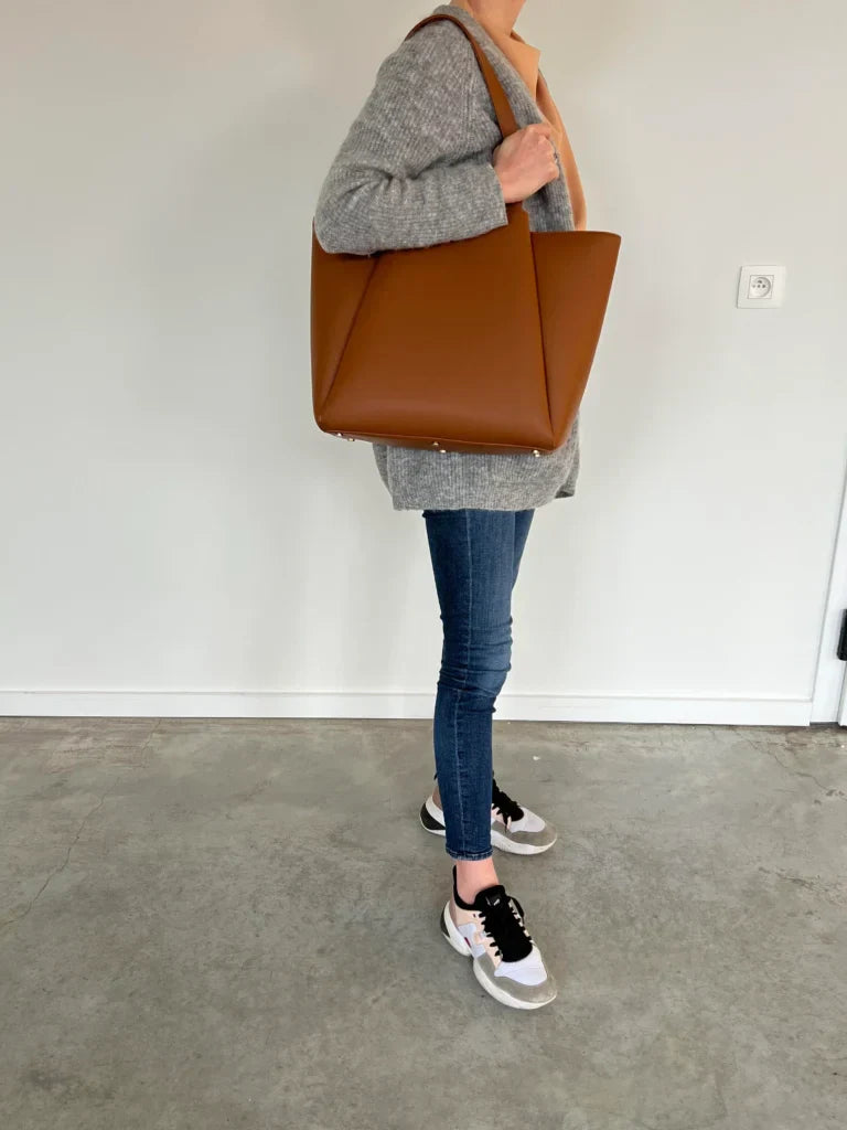 SMART LUXURY TOTE BAG